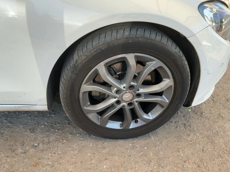 Mercedes-Benz C-Klasse C 220 d BlueTEC Avantgarde 2015 – снимка 11