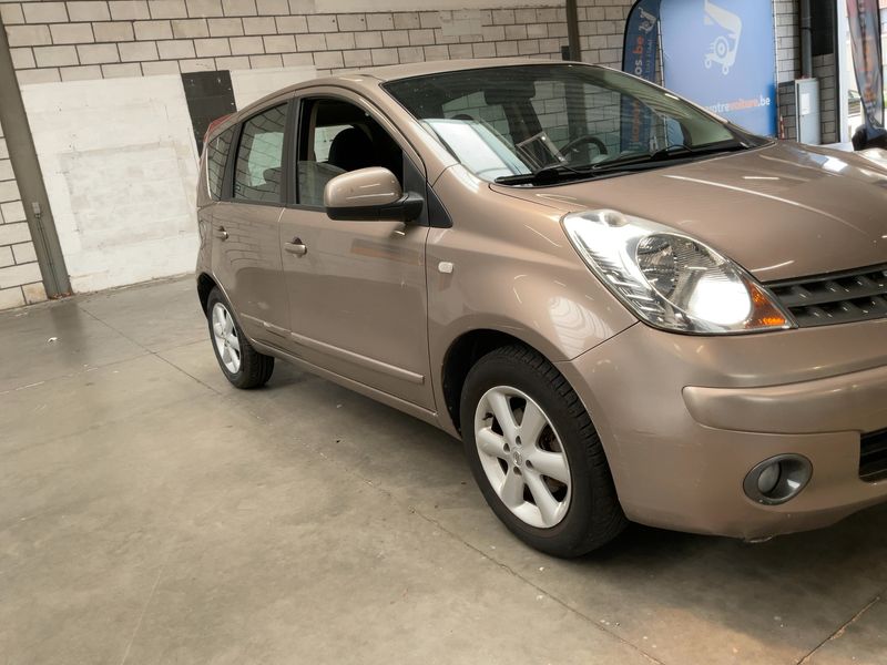 Nissan Note 1.6 Acenta — zdjęcie 8