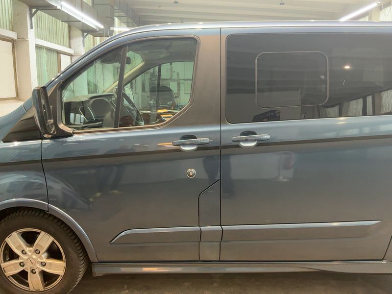 Ford Tourneo Custom 2.0 TDCi 310 L1 Sport — zdjęcie 4