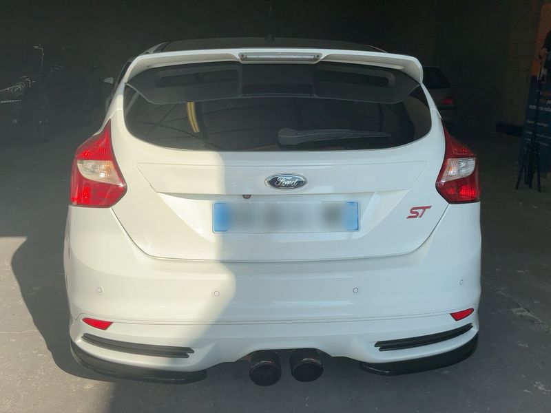 Ford Focus 2.0 EcoBoost ST — zdjęcie 5