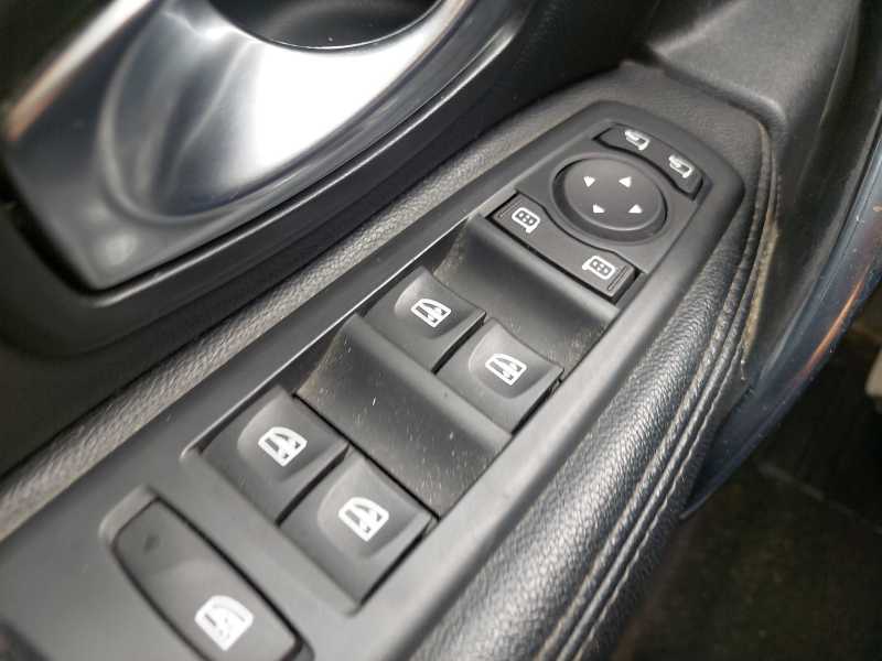 Renault Latitude 2.0 dCi Initiale photo Renault Latitude 2.0 dCi Initiale