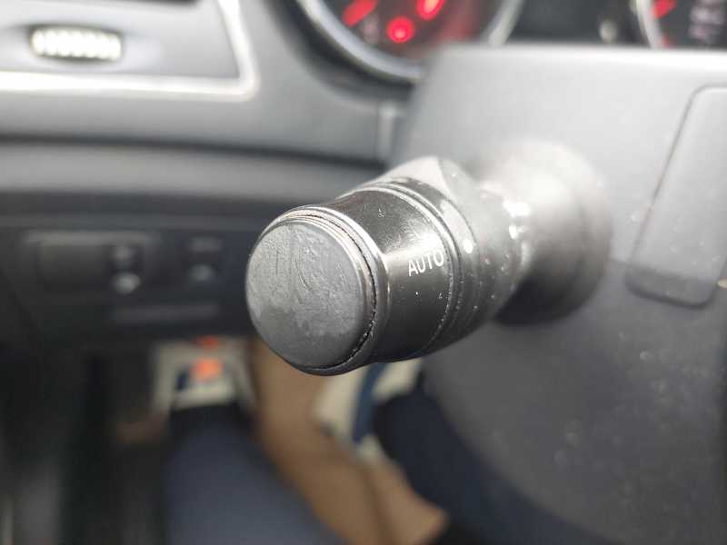 Renault Latitude 2.0 dCi Initiale photo Renault Latitude 2.0 dCi Initiale