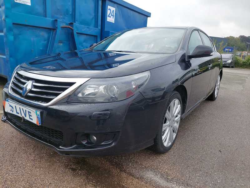 Renault Latitude 2.0 dCi Initiale photo Renault Latitude 2.0 dCi Initiale