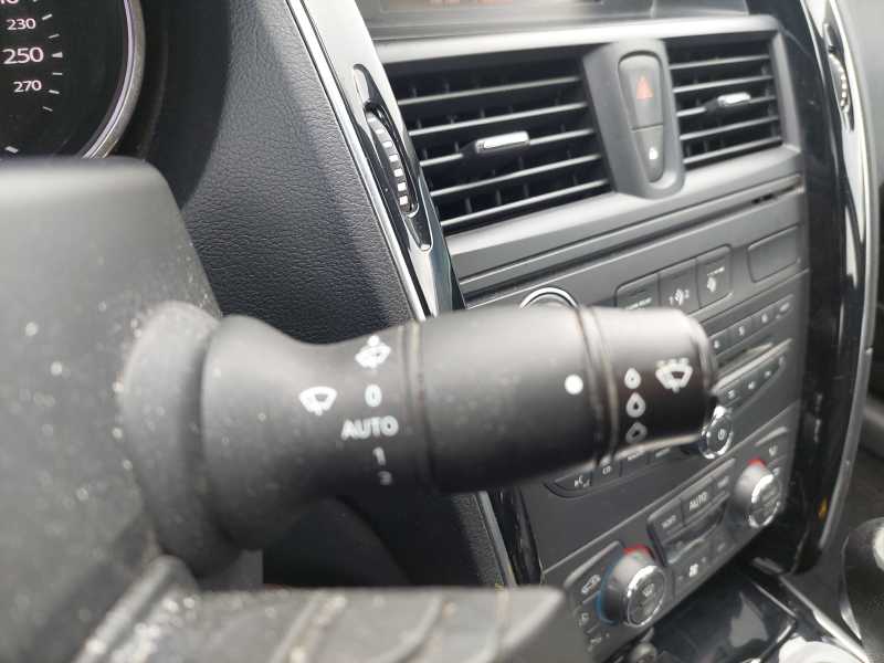 Renault Latitude 2.0 dCi Initiale photo Renault Latitude 2.0 dCi Initiale