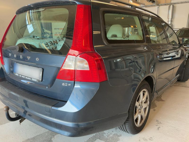 Volvo V70 2.0 F DRIVe Momentum — zdjęcie 6