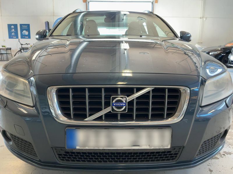 Volvo V70 2.0 F DRIVe Momentum — zdjęcie 9