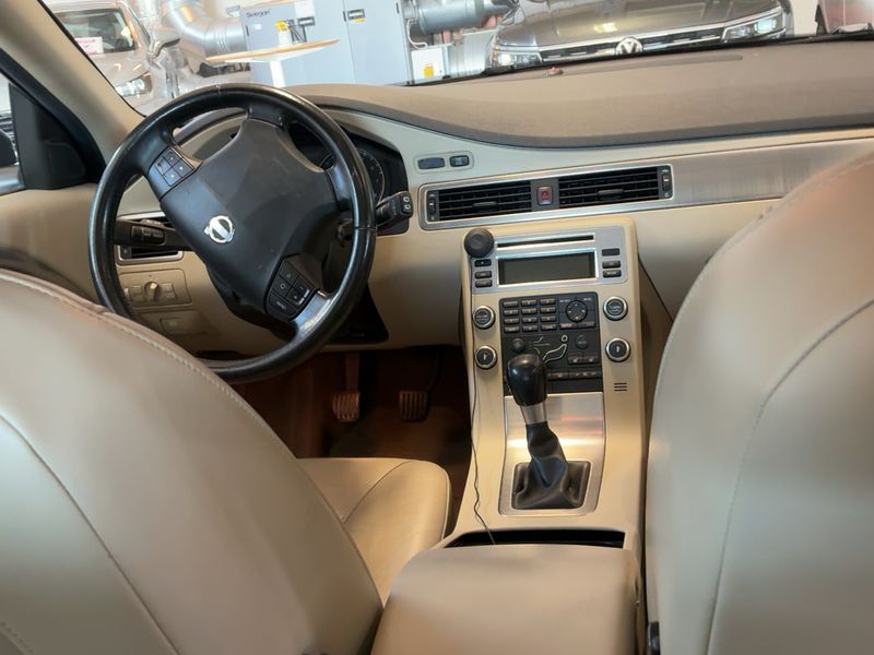 Volvo V70 2.0 F DRIVe Momentum — zdjęcie 12