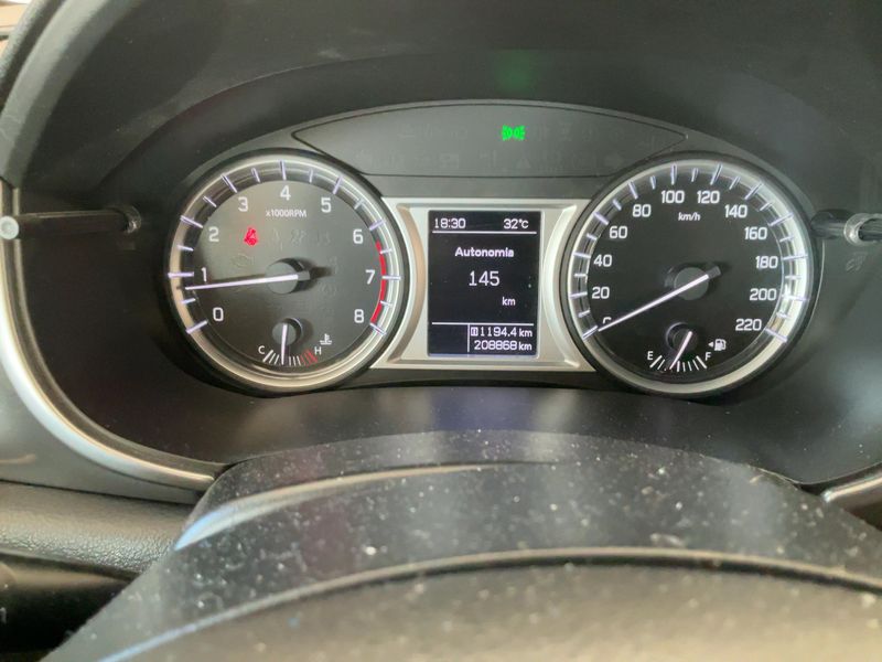 Suzuki Vitara 1.6 V-Top 4x2 — zdjęcie 13