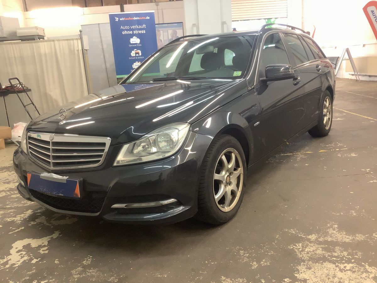 Mercedes-Benz C-Klasse 2011 — photo 1