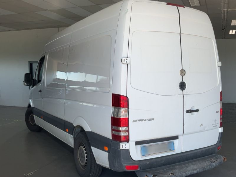 Mercedes-Benz Sprinter 319 CDI — zdjęcie 3