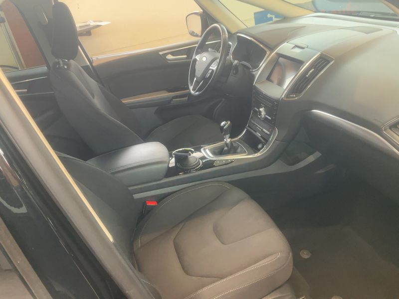 Ford S-Max 1.5 EcoBoost Titanium — zdjęcie 11