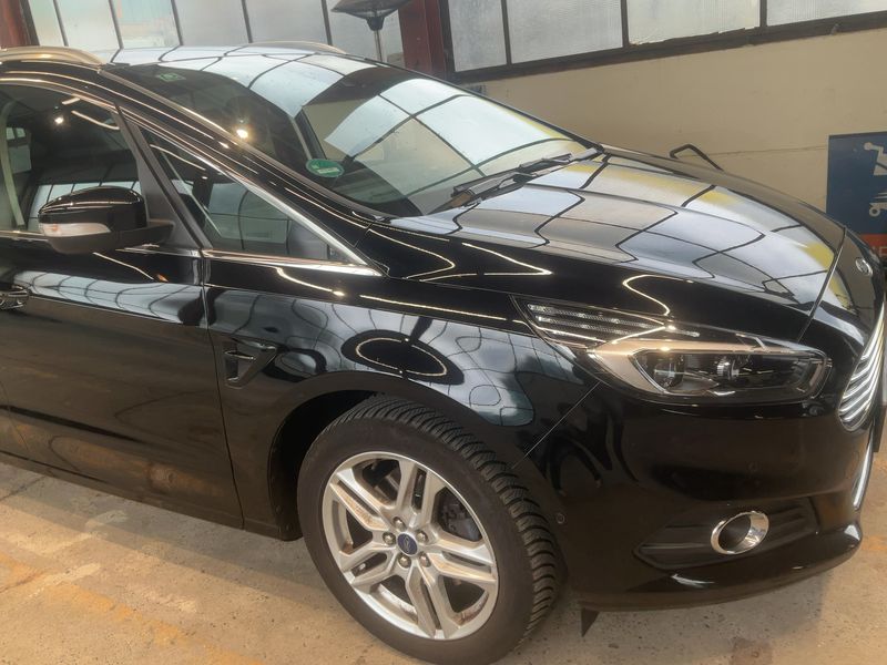 Ford S-Max 1.5 EcoBoost Titanium — zdjęcie 8