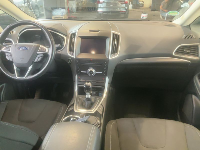 Ford S-Max 1.5 EcoBoost Titanium — zdjęcie 12