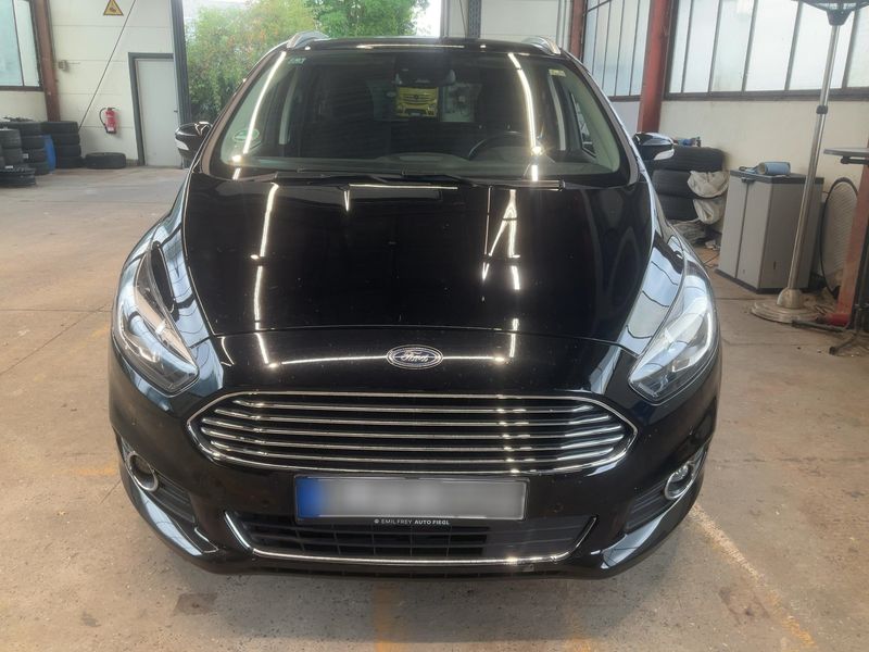 Ford S-Max 1.5 EcoBoost Titanium — zdjęcie 9