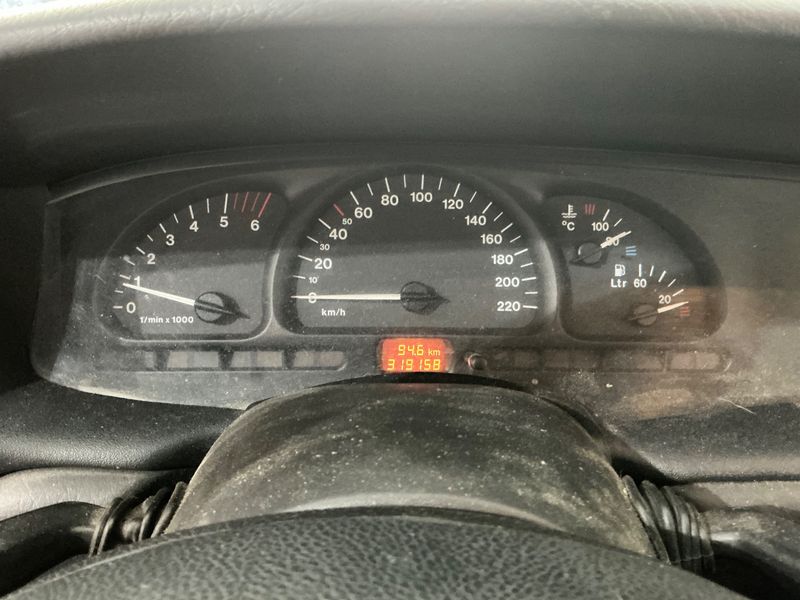 Opel Vectra 2.0 DTI Sport — zdjęcie 4