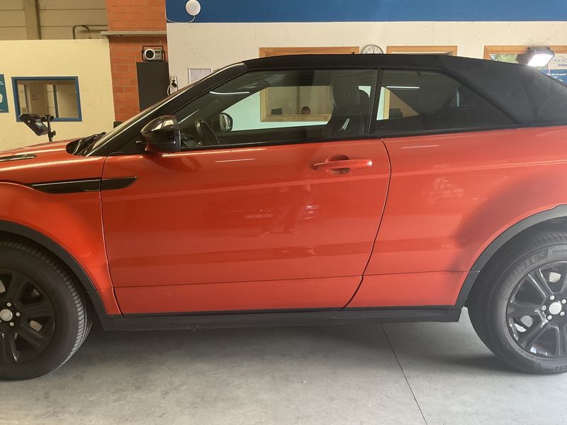 Land Rover Evoque Cabriolet 2.0 Td4 SE Dynamic — zdjęcie 4