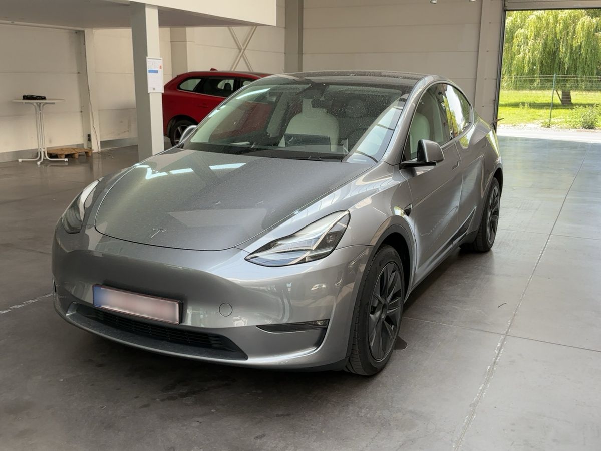Tesla Model 2025 — photo 1