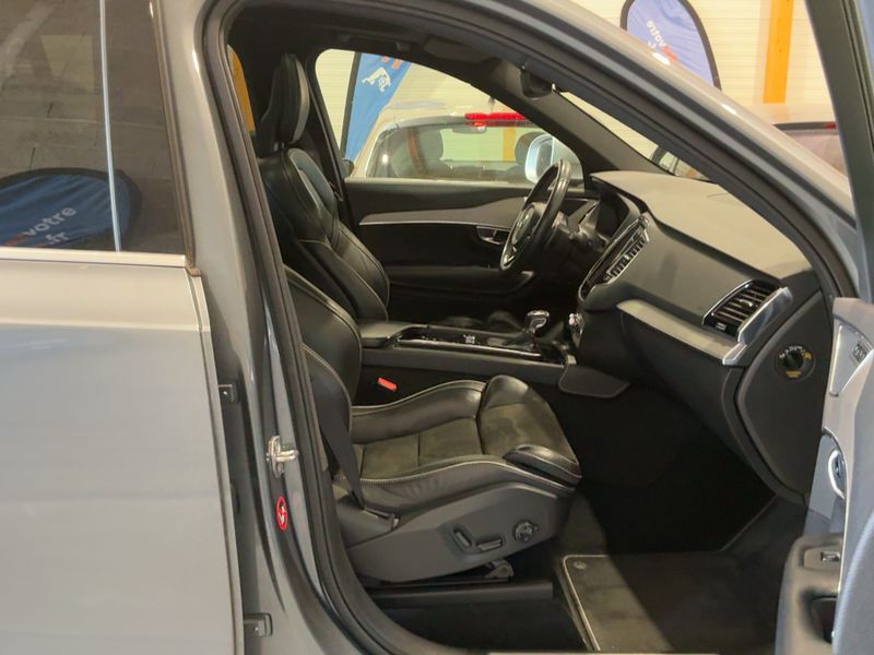 Volvo XC90 2.0 D5 R-Design AWD — zdjęcie 11