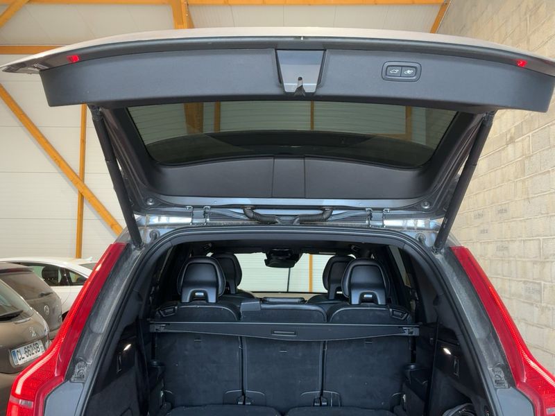 Volvo XC90 2.0 D5 R-Design AWD — zdjęcie 10