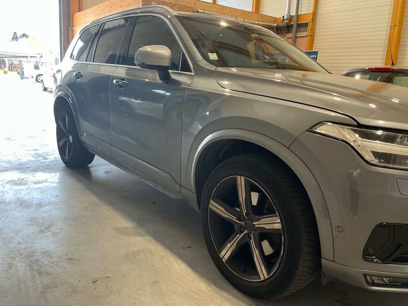 Volvo XC90 2.0 D5 R-Design AWD — zdjęcie 8