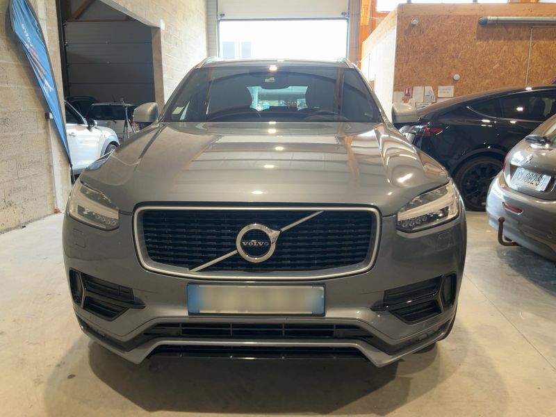 Volvo XC90 2.0 D5 R-Design AWD — zdjęcie 9