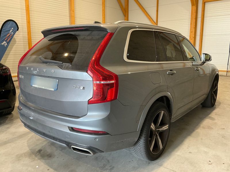 Volvo XC90 2.0 D5 R-Design AWD — zdjęcie 6