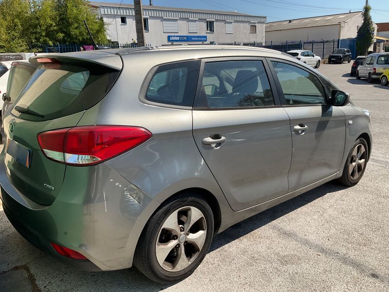 Kia Carens 1.7 CRDi Active — zdjęcie 2