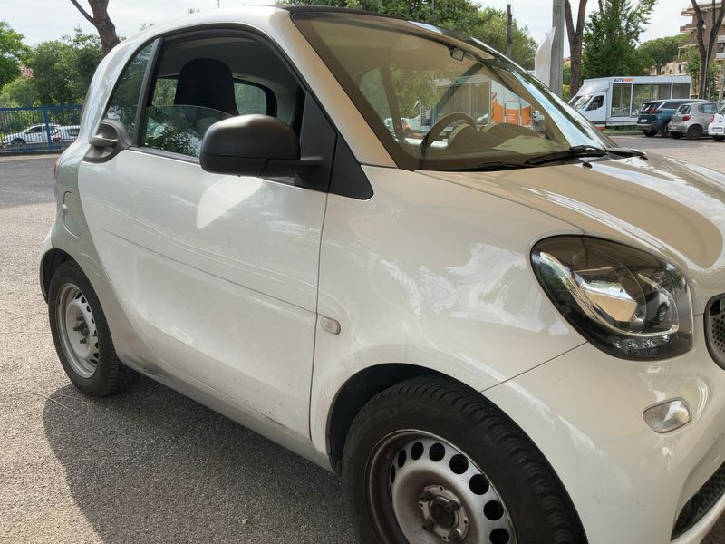 Smart fortwo 1.0 youngster — zdjęcie 8