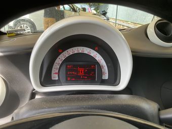 Smart fortwo 1.0 youngster — zdjęcie 13