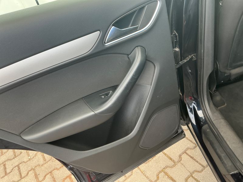 Audi Q3 2.0 TDI quattro 2013 – снимка 29