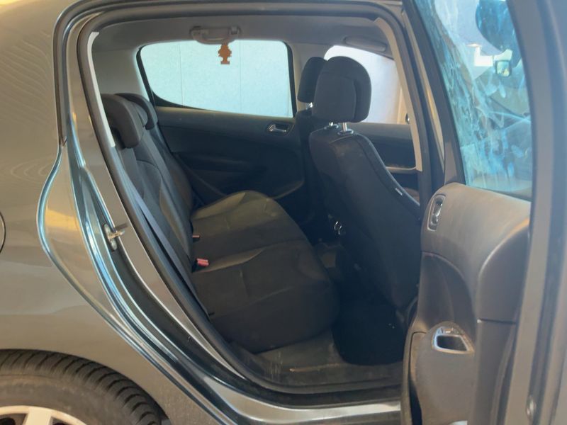 Peugeot 308 1.6 HDi Tecno — zdjęcie 14