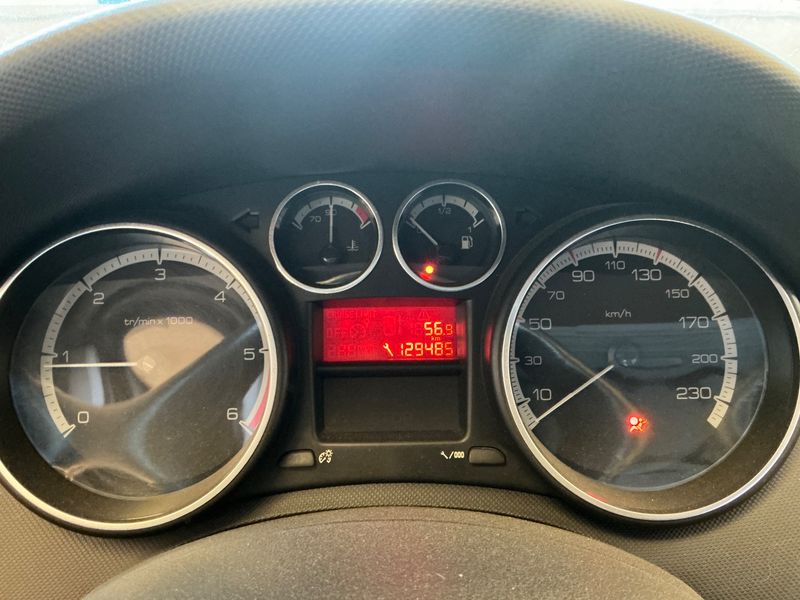 Peugeot 308 1.6 HDi Tecno — zdjęcie 13