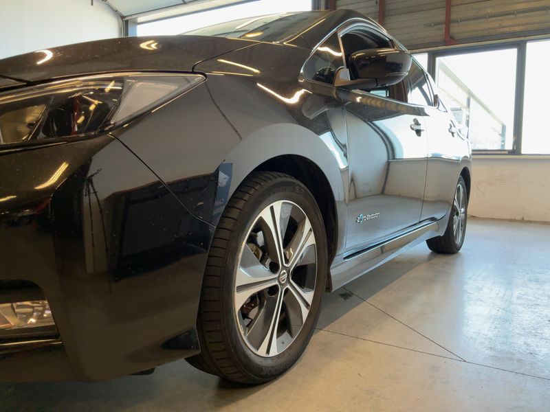 Nissan Leaf electric drive 110 kW N-Connecta — zdjęcie 2