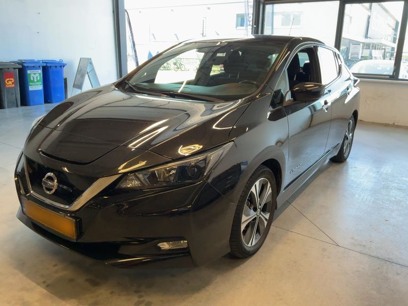 Nissan Leaf electric drive 110 kW N-Connecta