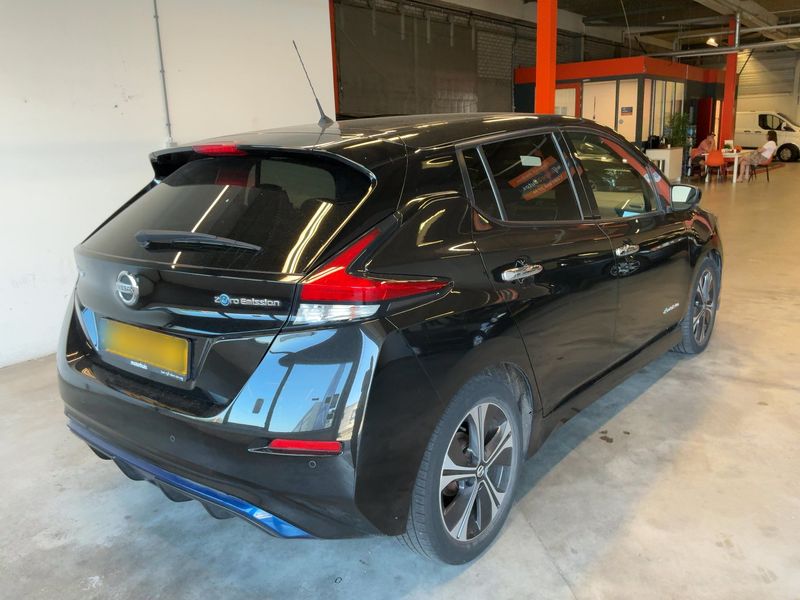 Nissan Leaf electric drive 110 kW N-Connecta — zdjęcie 6