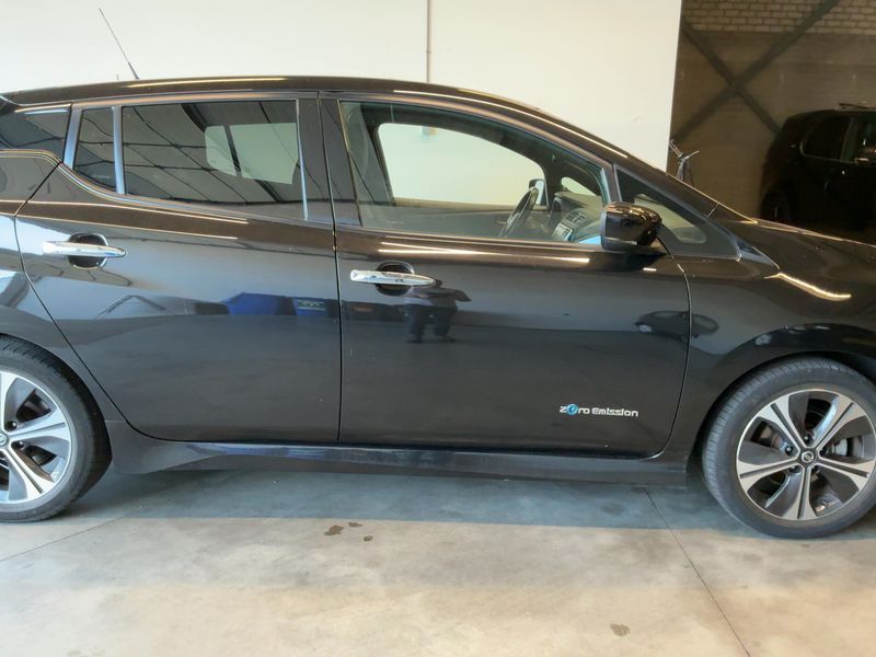 Nissan Leaf electric drive 110 kW N-Connecta — zdjęcie 7
