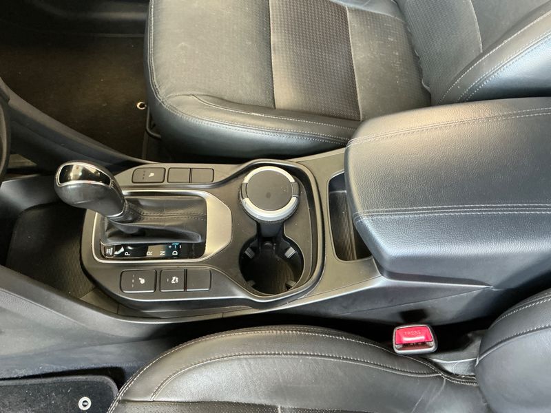 Hyundai Santa Fe 2.2 CRDi Style 2WD 2013 – снимка 25
