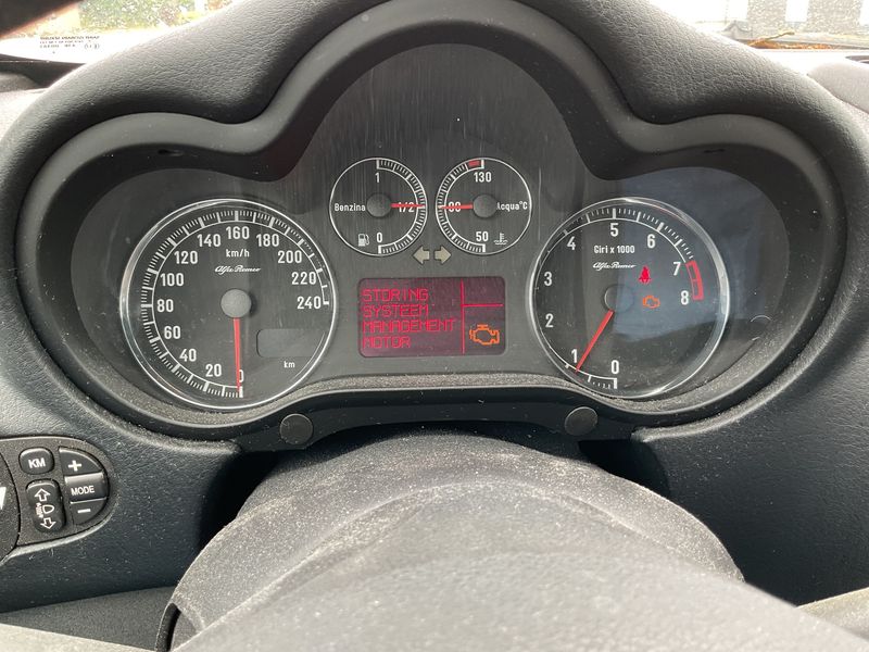 Alfa Romeo Alfa 147 2.0 TS Distinctive — zdjęcie 4