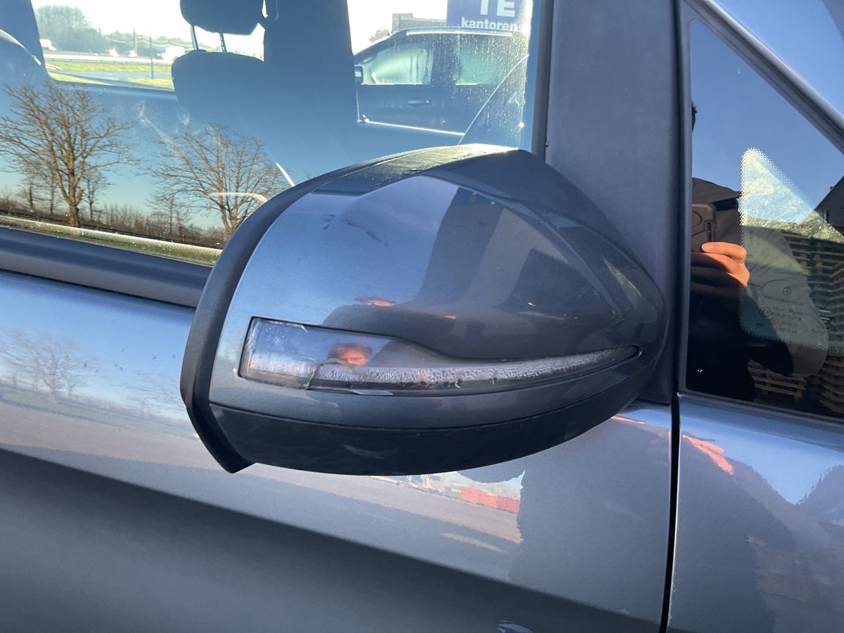 Mercedes-Benz V-Klasse 2018 — photo 24