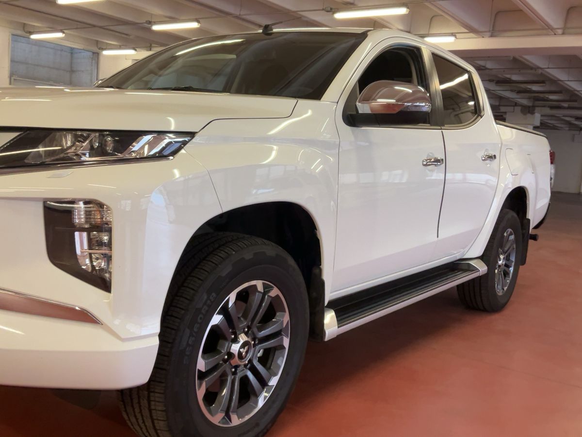 Mitsubishi L 200 2.2 DI-D Diamand Doppelkabine 4WD