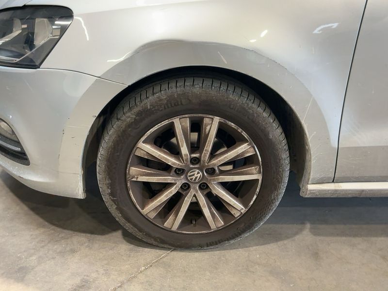 Volkswagen Polo 1.4 TDI Comfortline BlueMotion Tech 2015 – снимка 3