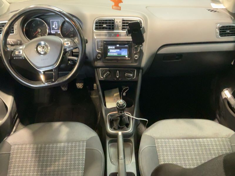 Volkswagen Polo 1.4 TDI Comfortline BlueMotion Tech 2015 – снимка 17