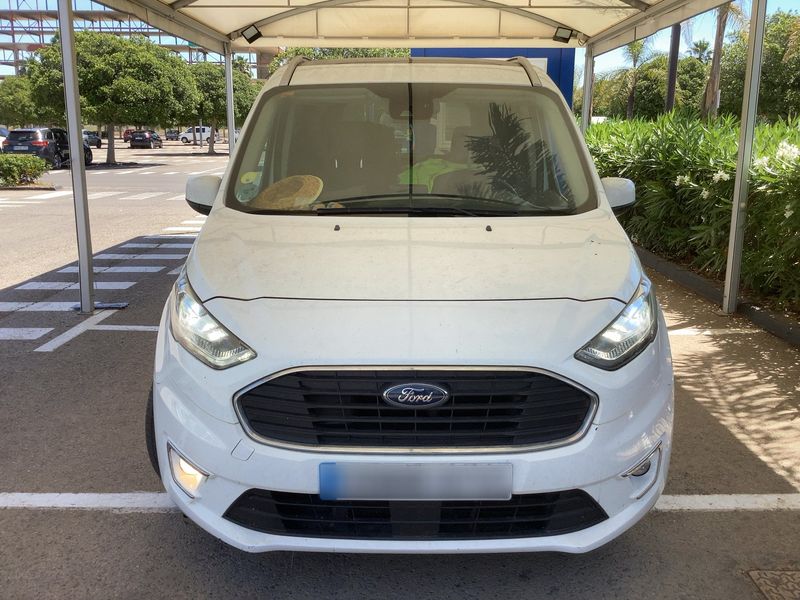Ford Grand Tourneo Connect 1.5 TDCi EcoBlue Titanium — zdjęcie 9