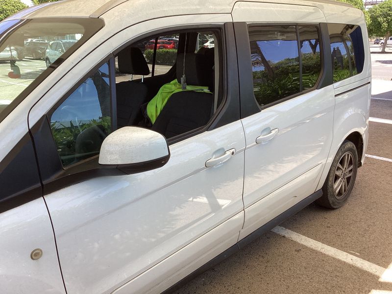 Ford Grand Tourneo Connect 1.5 TDCi EcoBlue Titanium — zdjęcie 4