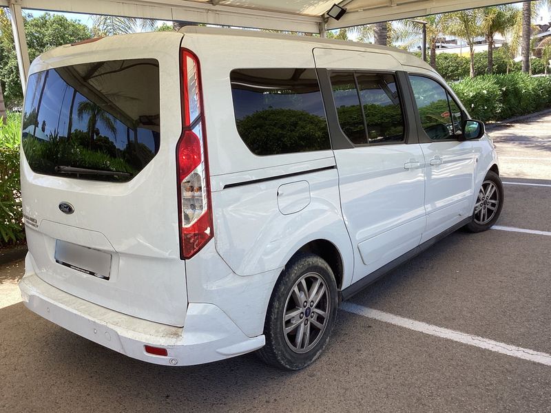 Ford Grand Tourneo Connect 1.5 TDCi EcoBlue Titanium — zdjęcie 6