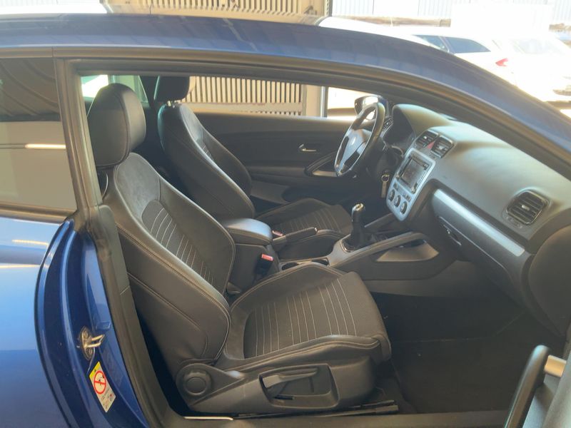Volkswagen Scirocco 2.0 TSI — zdjęcie 11