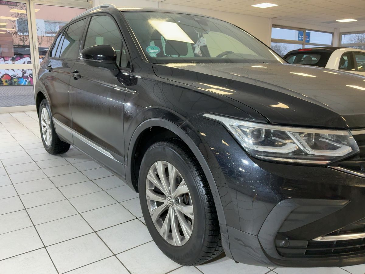 Volkswagen Tiguan 2021 — photo 13