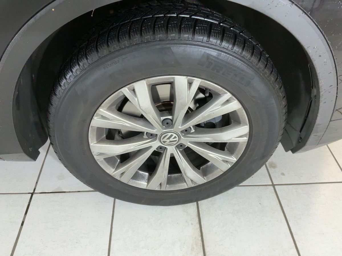 Volkswagen Tiguan 2021 — photo 12
