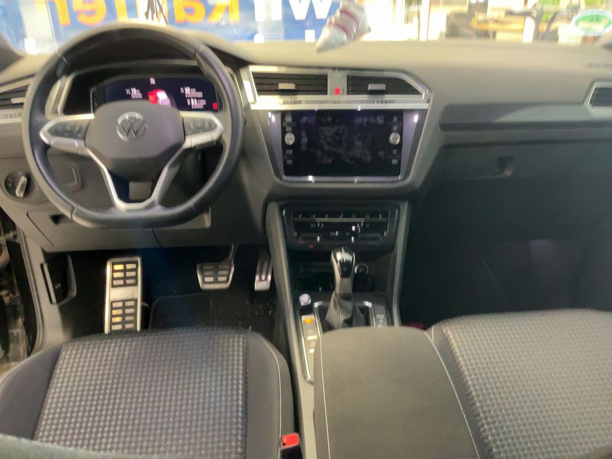 Volkswagen Tiguan 2021 — photo 19