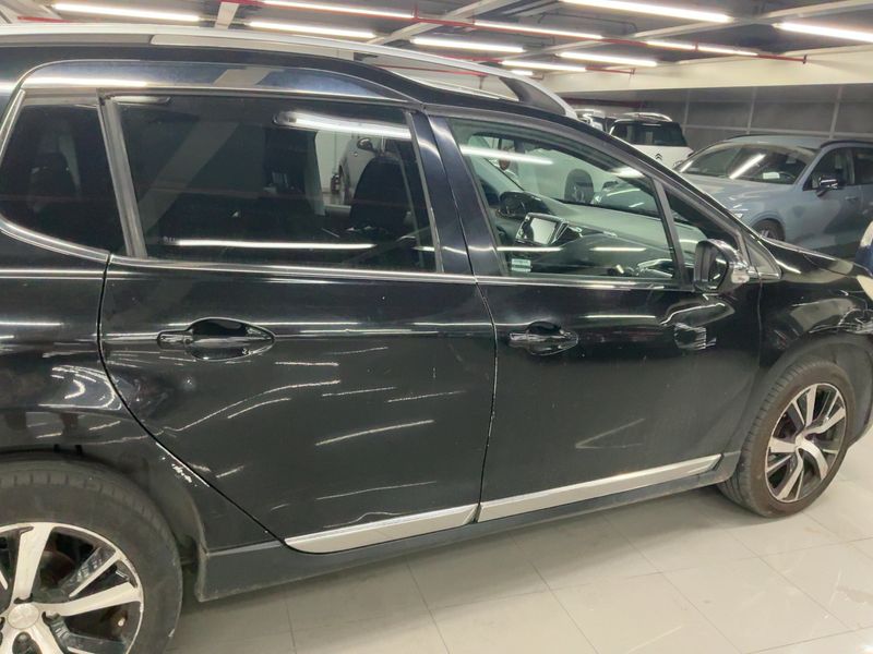 Peugeot 2008 1.6 e-HDi Allure — zdjęcie 7